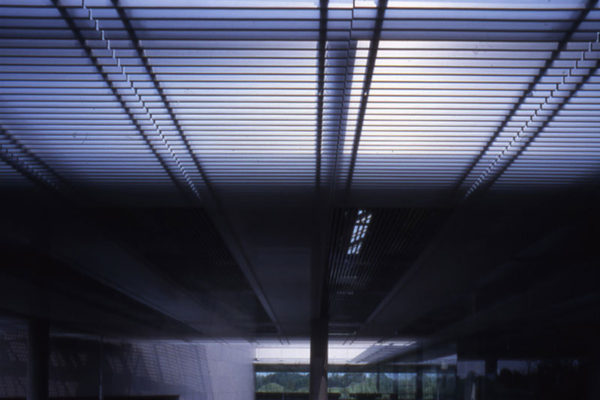 Glass / Shadow (©Kengo Kuma & Associates)