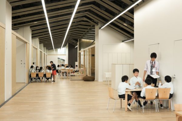Teikyo University Elementary School (© Takumi Ota)