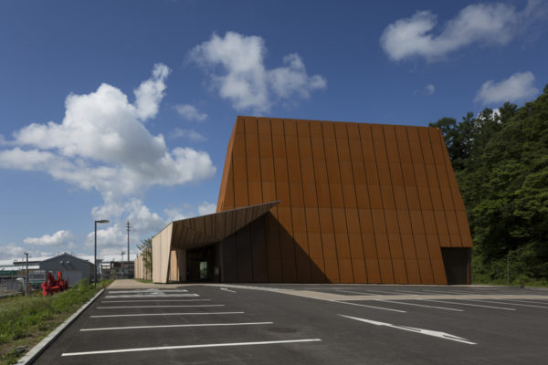Iiyama Cultural Hall (©Fujitsuka Mitsumasa)