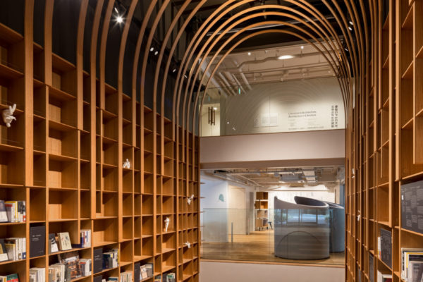 The Waseda International House of Literature (The Haruki Murakami Library) (©Kawasumi・Kobayashi Kenji Photograph Office)