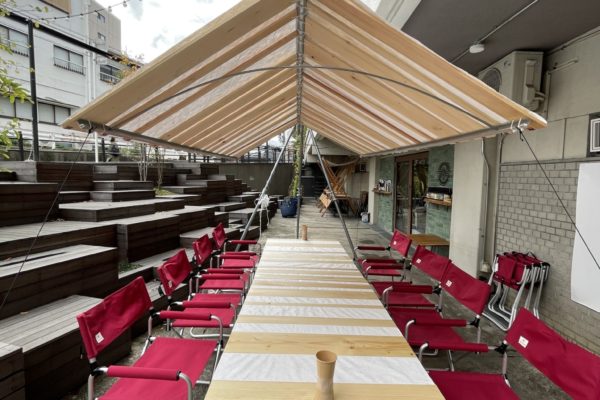 Global OS Long Table & Roof (©Kengo Kuma & Associates)