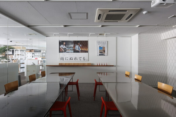 KKAA 東京オフィスリノベーション (©️Kai Nakamura)