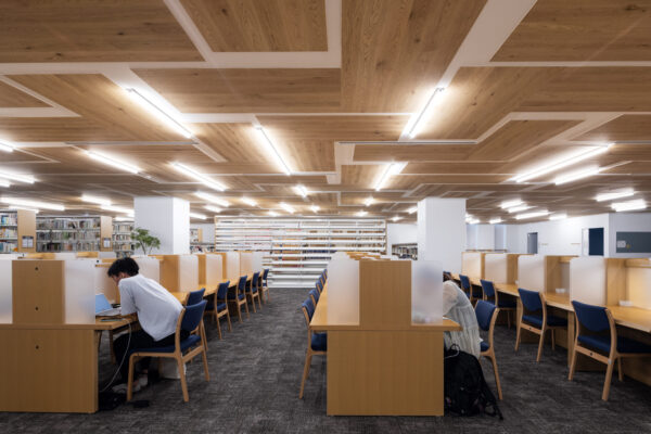 Helpso Hub-3 Toyo Univ. (©Kawasumi-Kobayashi Kenji Photograph Office)