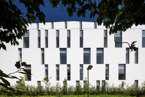 Helpso Hub-3 Toyo Univ. (©Kawasumi-Kobayashi Kenji Photograph Office)