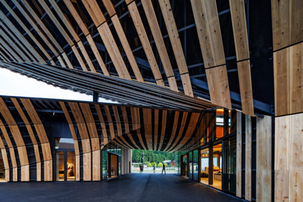 道の駅 あいの土山 (©︎ Masaki Hamada / kkpo)