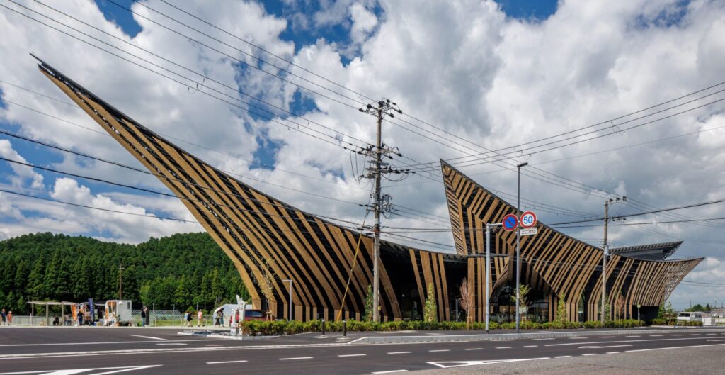 Roadside Station Aino Tsuchiyama | ©︎ Masaki Hamada / kkpo
