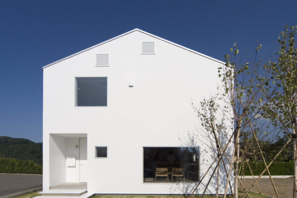 無印良品「窓の家」 (© MUJI HOUSE Co.,LTD)