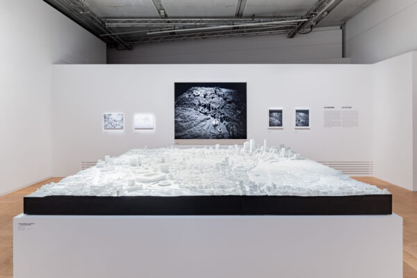 丹下健三と隈研吾展 -東京大会の建築家たち (© Mikiya Takimoto) 丹下健三と隈研吾展 -東京大会の建築家たち (© Mikiya Takimoto)