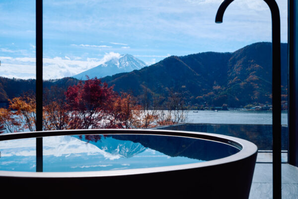 VILLA Fuji Kawaguchiko AERO (© KIYOSHI OBARA / amana inc.)