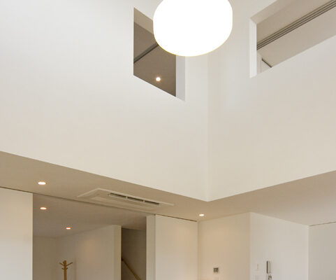 無印良品「窓の家」 (© MUJI HOUSE Co.,LTD)