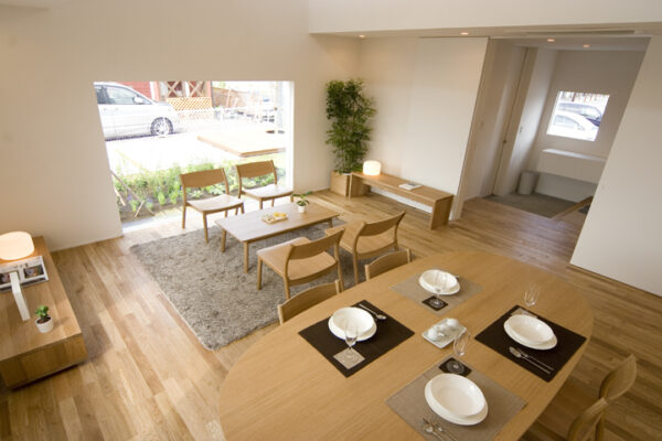 無印良品「窓の家」 (© MUJI HOUSE Co.,LTD)