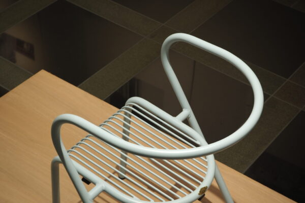 Osaka Chair (大阪・関西万博 ポルトガル館内) (©Kengo Kuma & Associates) Osaka Chair (大阪・関西万博 ポルトガル館内) (©Kengo Kuma & Associates)