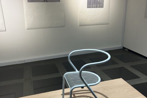 Osaka Chair (大阪・関西万博 ポルトガル館内) (©Kengo Kuma & Associates) Osaka Chair (大阪・関西万博 ポルトガル館内) (©Kengo Kuma & Associates)