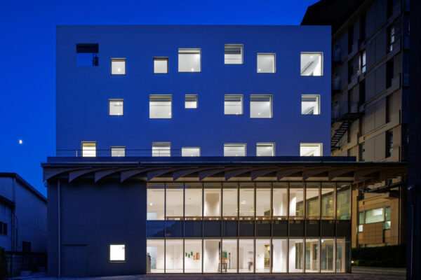 武蔵大学2号館リニューアル (©︎ Masaki Hamada / kkpo)