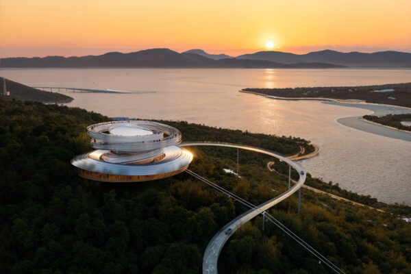 Pingtan Zhuyu Bay Marina + Masterplan (©Kengo Kuma & Associates) Pingtan Zhuyu Bay Marina + Masterplan (©Kengo Kuma & Associates)