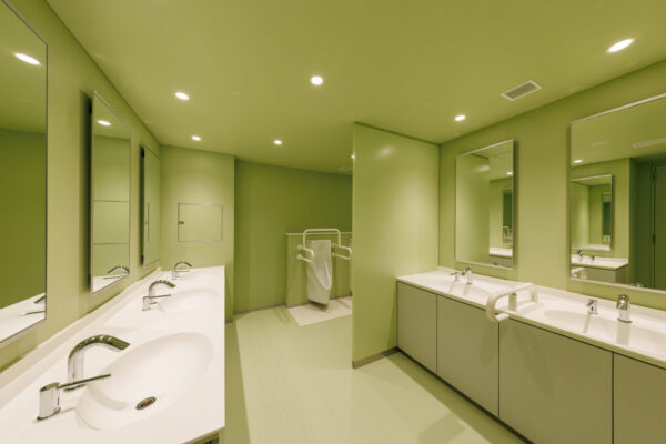 武蔵大学2号館リニューアル (©︎ Masaki Hamada / kkpo)