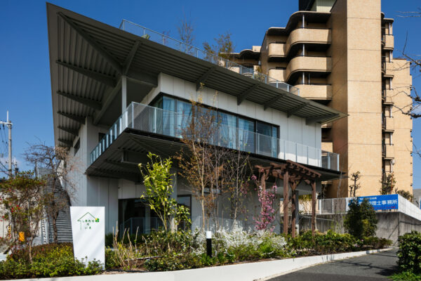 Toyonaka Shiawasenoie | © Kawasumi・Kobayashi Kenji Photograph Office