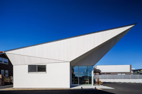 Sakaimachi Sunaba (© Masaki Hamada / kkpo)