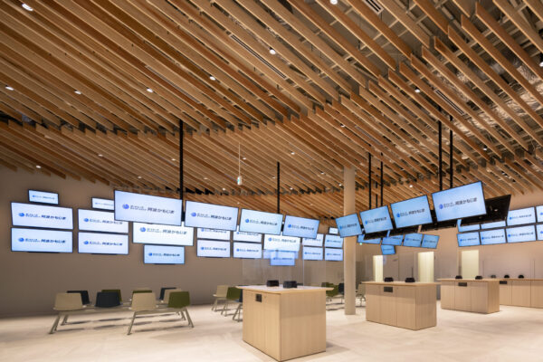 Boat Race Ticket Shop Awa Kamojima (© Kawasumi・Kobayashi Kenji Photograph Office) Boat Race Ticket Shop Awa Kamojima (© Kawasumi・Kobayashi Kenji Photograph Office)