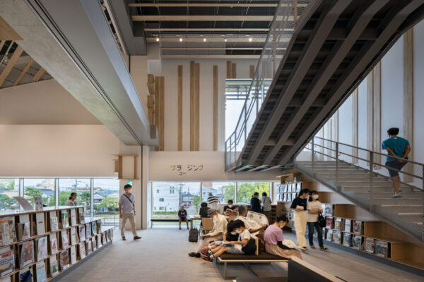 Sanjo City Library Complex “Machiyama” (© Kawasumi・Kobayashi Kenji Photograph Office)