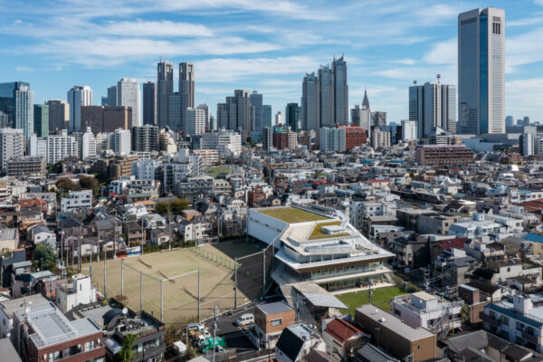 渋谷区本町CC 本町コミュニティセンター・渋谷本町こども園 (© Kawasumi-Kobayashi Kenji Photograph Office - Hiroshi Funaki)