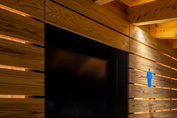 富岡倉庫トイレ (©︎ Masaki Hamada / kkpo)