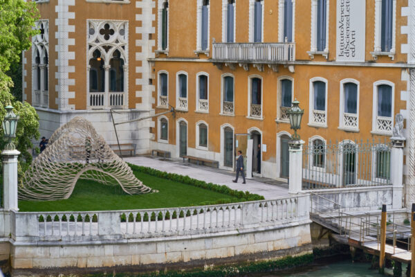 Kengo Kuma : Onomatopoeia Architecture at Venice (© Vincenzo Bruno)