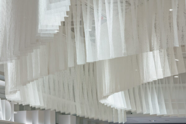 ファストショップ イビラプエラ (© Nelson Kon) ファストショップ イビラプエラ (© Nelson Kon)