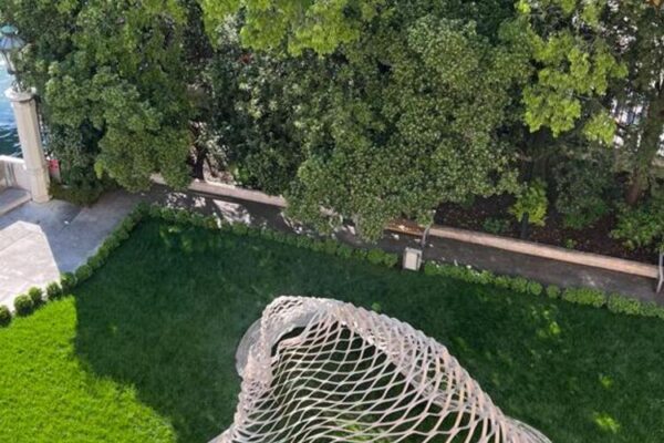 Kengo Kuma : Onomatopoeia Architecture at Venice (© Francesco Allegretto)