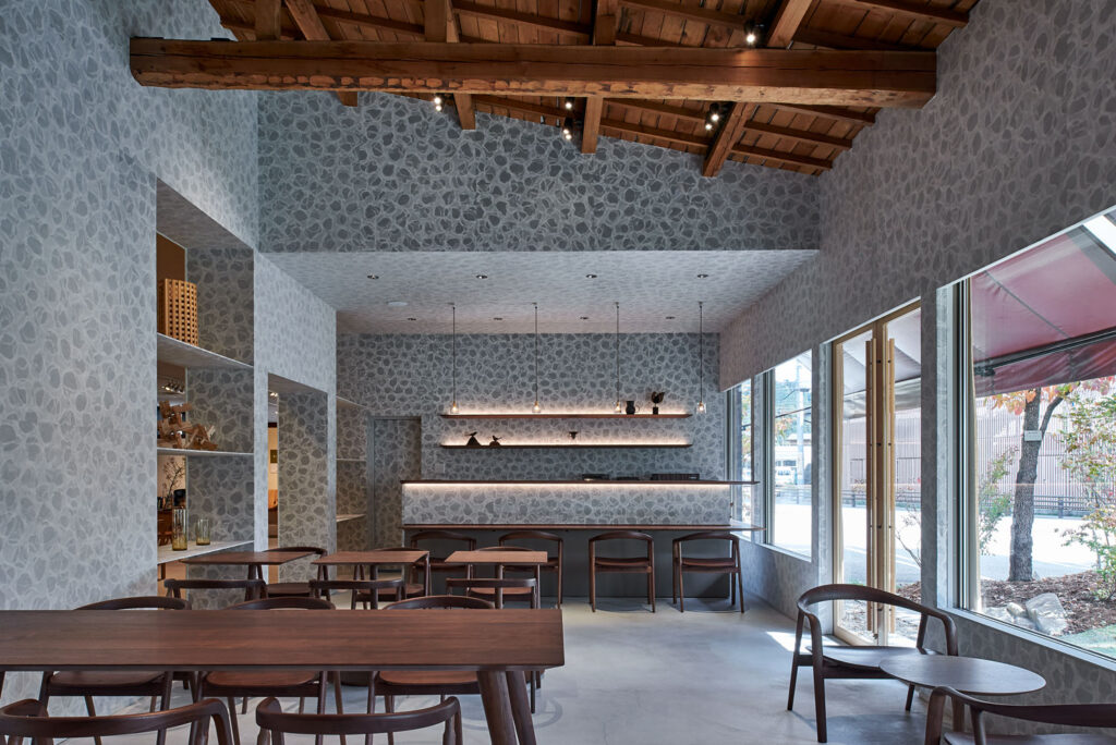 Hida Takayama Café ”Chair & Coffee” | © Masayuki Hayashi