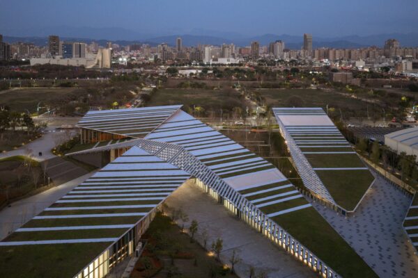 Taiwan Feng Chia University New Campus (© YHLAA Photography) Taiwan Feng Chia University New Campus (© YHLAA Photography)
