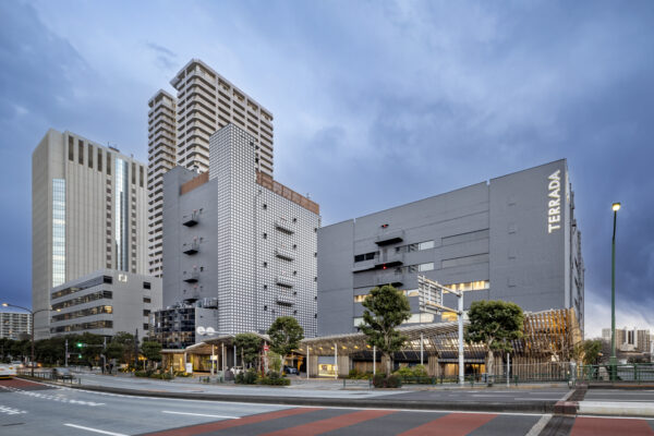 寺田倉庫 (© Kawasumi-Kobayashi Kenji Photograph Office)