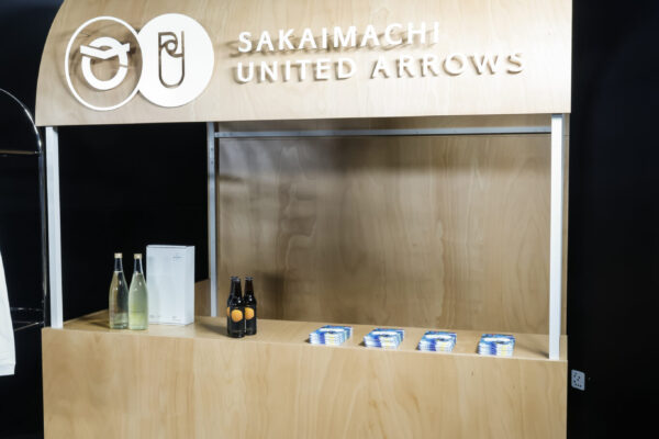 Sakaimachi×UA Stand Sakaimachi×UA Stand