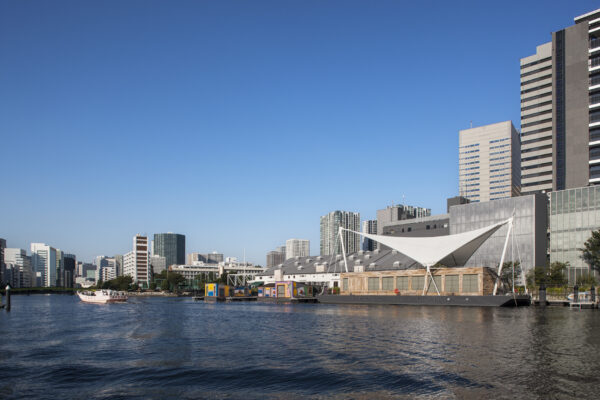 Tennozu Barge (© Kawasumi-Kobayashi Kenji Photograph Office)