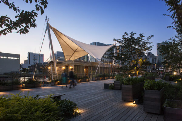 Tennozu Barge (© Kawasumi-Kobayashi Kenji Photograph Office)