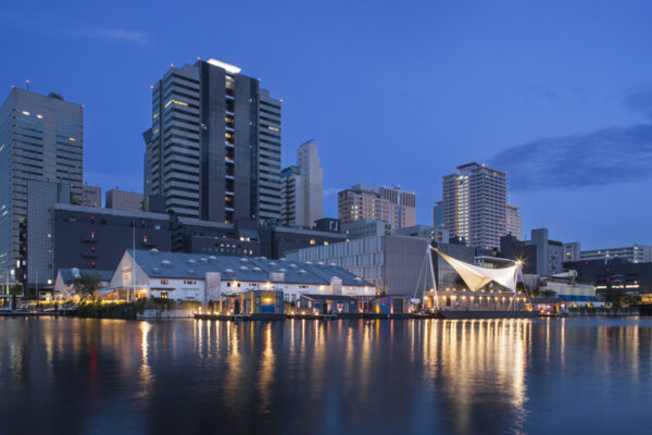 Tennozu Barge (© Kawasumi-Kobayashi Kenji Photograph Office)